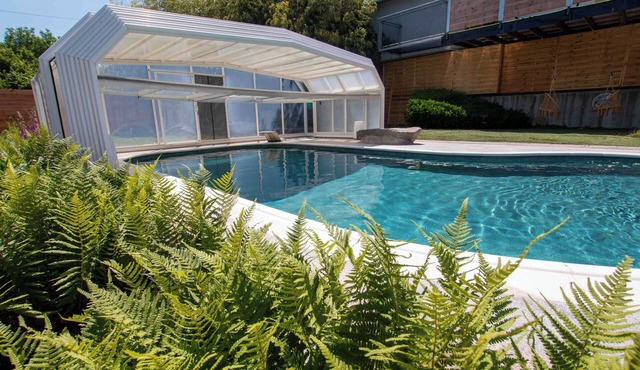 Au Jardin Du Levant" gîte with large swimming pool and games room