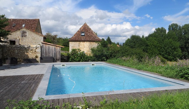 Authentic Tour with swimming pool, Périgord, Dordogne.