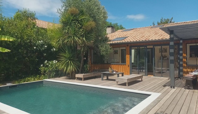 Authentic wooden villa 200 m2 - 4 bedrooms, terrace, swimming pool, LA VILLA JO