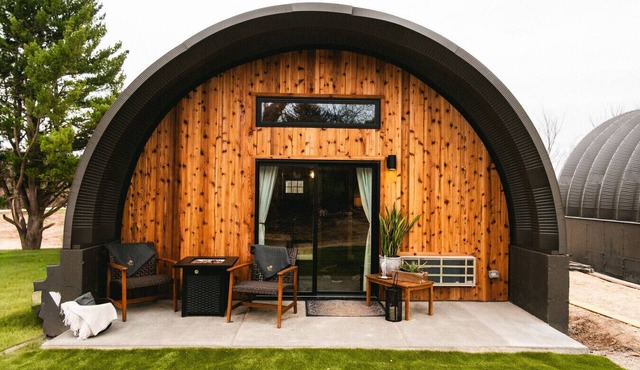 Barrel Stay at Hidden Creek | King Suite with Sauna + Trails