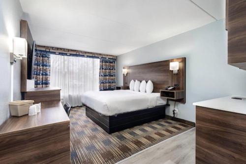 Baymont by Wyndham - Chicago - Addison - O'Hare