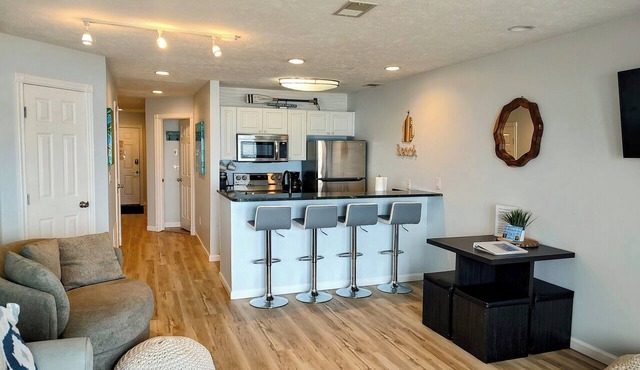 Beach Condo-Bay Bliss