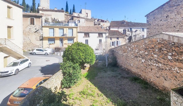 Beautiful home in Cessenon sur Orb with WiFi