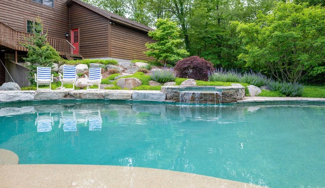 Beautiful home with pool one mile from Lake Michigan beach