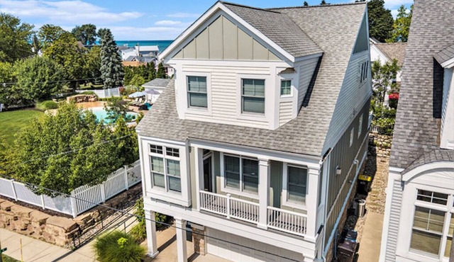Beautiful North Beach Home! Private pool! Outdoor recreation area! 12 guests!