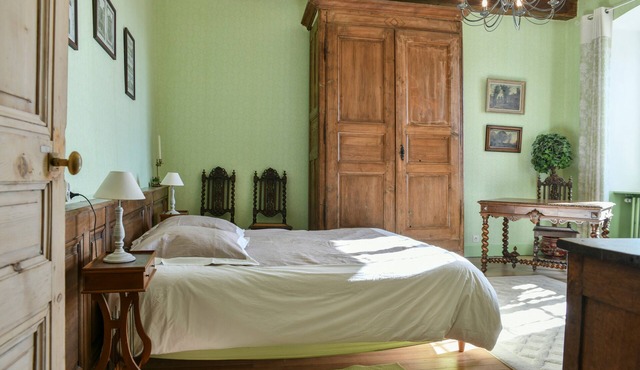 Bed and Breakfast 'Chambre Chez L'habitant - 2' with Mountain View and Wi-Fi