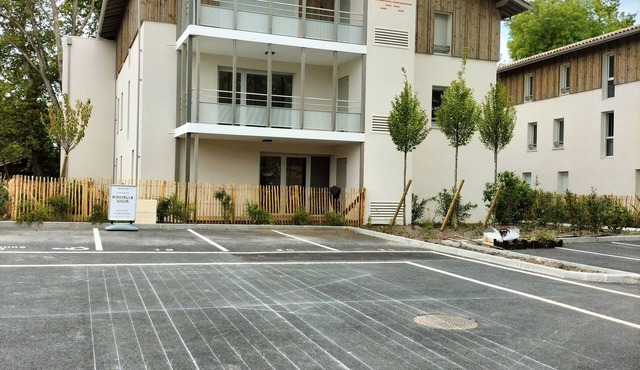 Between ocean, lake and forest! Bright apartment with sitting area on balcony