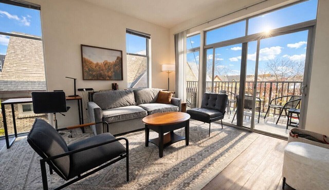 Brady St Oasis - Walkable & Quiet Neighborhood + Private Balcony | Sleeps 5