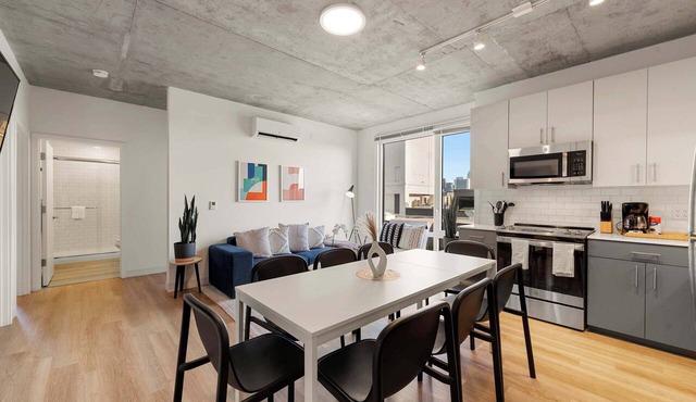 Bright 3BR Stylish Apartment Near North Ave Shops