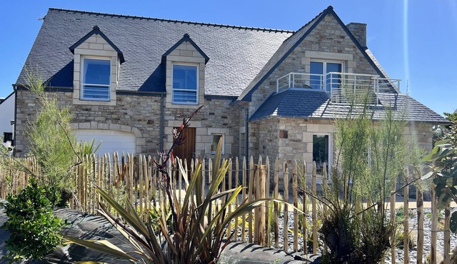 Bright gîte 70 m from the sea- SPA- Sea view- Electric car terminal