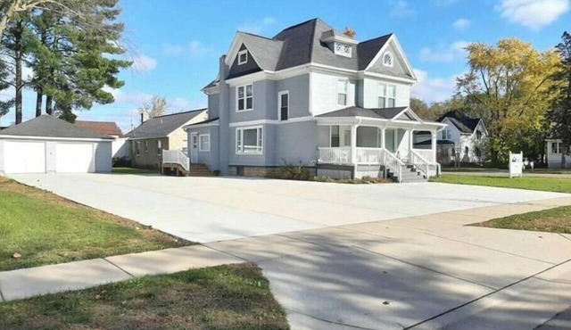 Brilliant 5-bedroom house with AC in charming Princeton