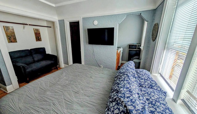 Budget Studio near Brady St w/Parking