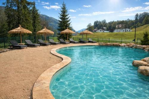 Camping nature 3 étoiles avec piscine - bord de rivière