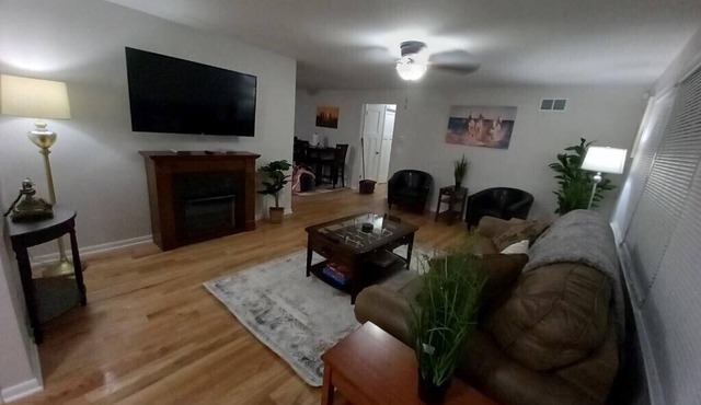 Carefree! Pro Cleaned, Self Check In Sleeps 6