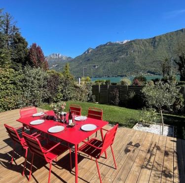 Casa Recto, au bord du lac d'Annecy avec vue