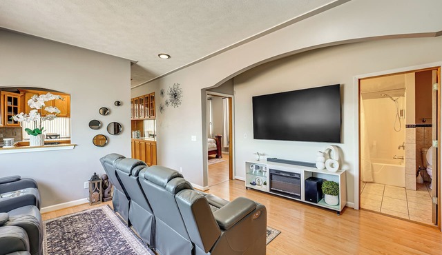 Centrally Located Condo Near Dtwn Grand Rapids