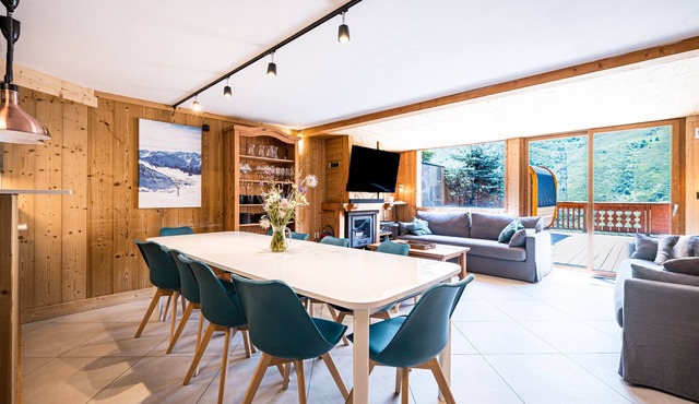 Chalet Gabrielle Half-Board – Ski-In/Ski-Out, Fireplace, Jacuzzi, Sauna, Lake View, Comfort