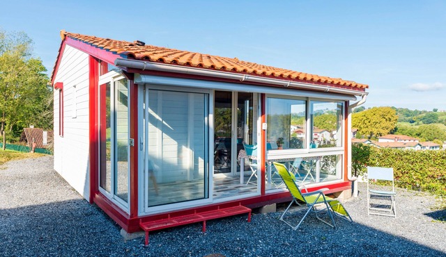 Chalet 'Ortalon - Hasparren' with Shared Pool, Wi-Fi, and Air Conditioning in Hasparren