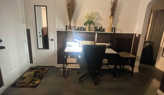 Charming 1-bedroom house in wonderful Davenport with WiFi, AC