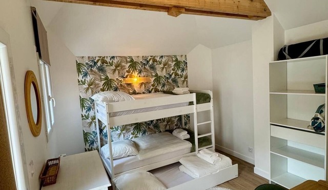 Charming 2-bedroom townhome in Paris area