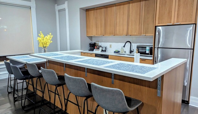Charming 2-bedroom apartment with AC, WiFi in marvelous Milwaukee