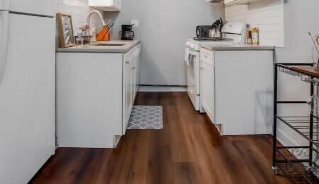 Charming 2-bedroom apartment with WiFi and AC in wonderful Chicago