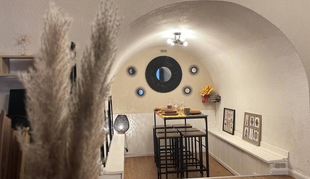 Charming apartment at the foot of the town with motorcycle garage