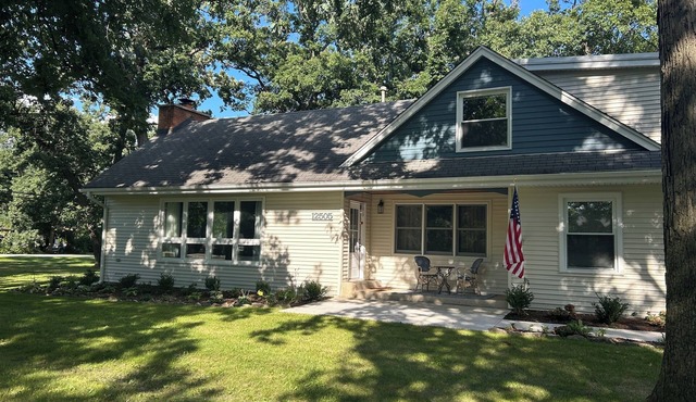 Charming Family Friendly Home in Palos Park, Illinois
