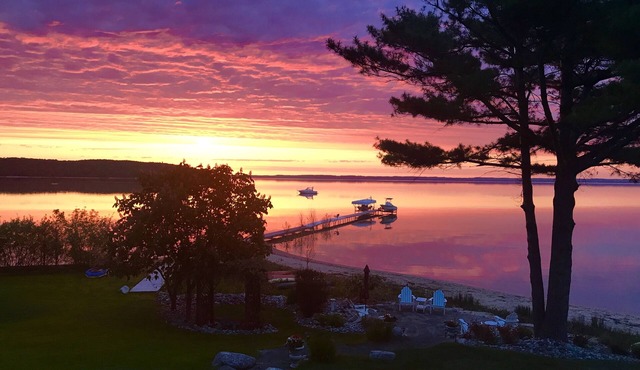 Charming Log Cabin and Guest House on Beautiful East Grand Traverse Bay