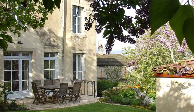Charming old wine house in a charming wine village 11 km from Beaune