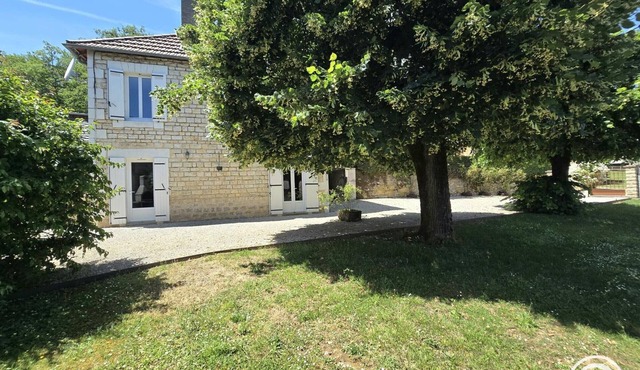 Charming stone house in Coly