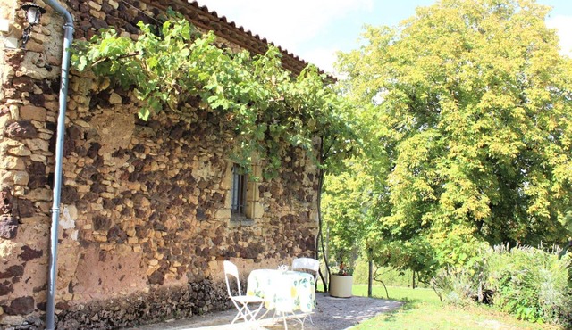 Charming stone house with fireplace and pets allowed