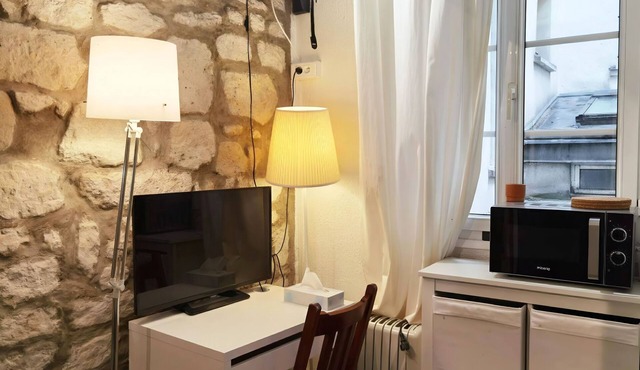 Charming Studio in Marais - Heart of Paris/2mn to metro
