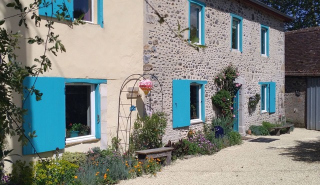 Charming village house in Charritte De Bas