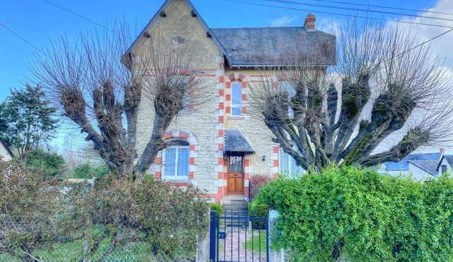 Charming Villa with Private Garden, Modern Amenities, and Prime Location in Loire Valley