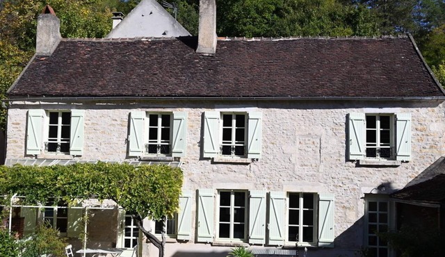 Chatel Censoir: Joli House in Burgundy in Châtel-Censoir