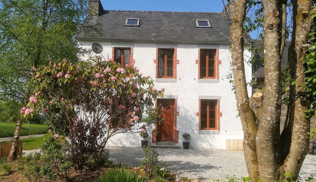 Chestnut House – Stylish Countryside Retreat with Private Spa in Brittany