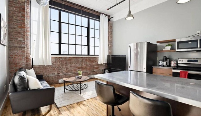 Chic Loft in Peoria Warehouse District
