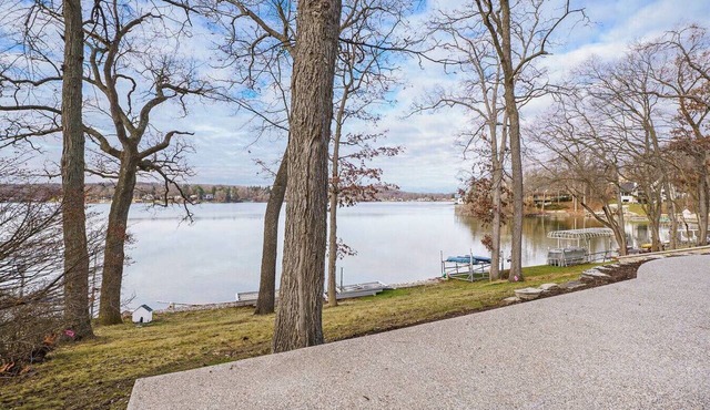 Chic Maceday Lake All Sports Lakefront Retreat