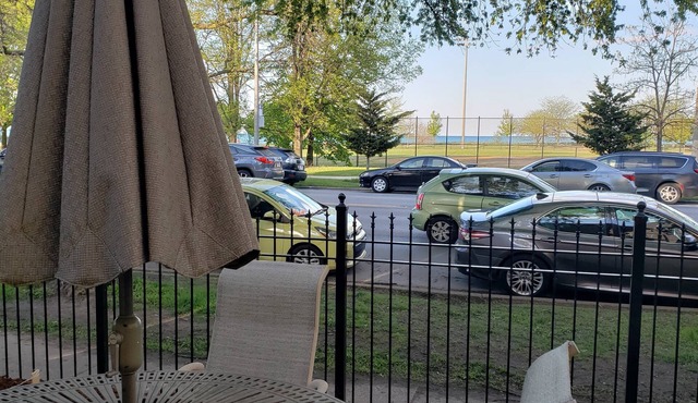 Chicago Lakefront Vacation Rental · Fire Pit Patio · Loyola Beach
