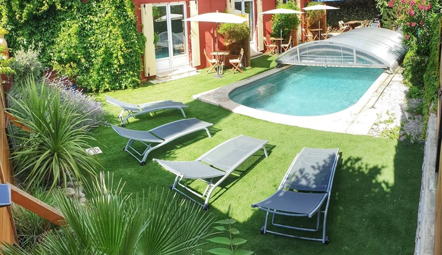 "Come" at home, 3 gites with swimming pool in the heart of Vacqueyras