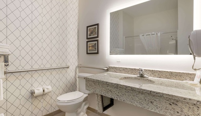 Comfort Inn & Suites Davenport - Quad Cities
