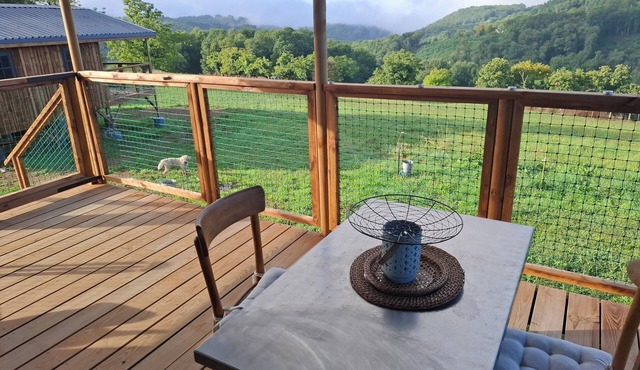 Comfortable cabin with breathtaking views of the Corrézienne countryside