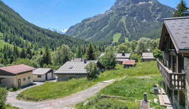 Comfortable, spacious and bright property in Vallorcine in Vallorcine