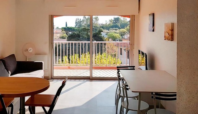 Comfortable Studio With Balcony Close To The Beach