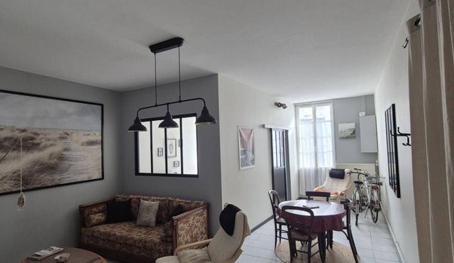 Comfortable two-bedroom apartment rated 2* - sleeps 3.