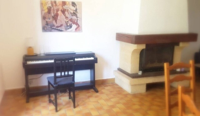 Comfortable Villa with 4 Bedrooms, Nature and Calm near Paris in Pontault-Combault