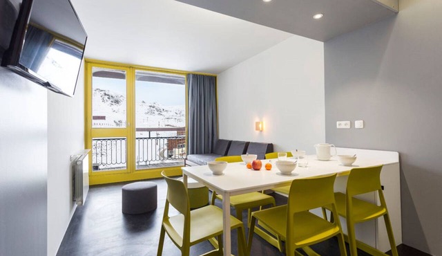 Cosy with balcony & Near the Slopes 644