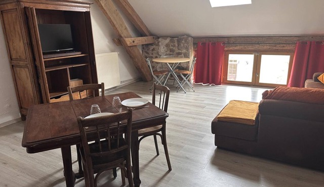 Countryside Cottage with Wifi and Pets Allowed in Saint-Bonnet-de-Four