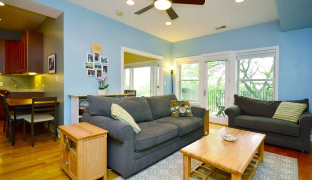 Cozy 1 Bedroom Condo overlooking Lake Michigan 🏖